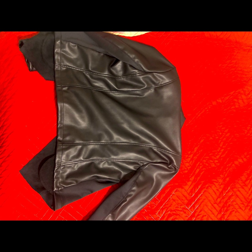 Leather jacket - Picture 2 of 2